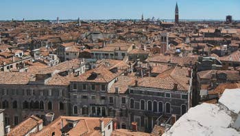 Venise vue du ciel depuis le Campanile dei Santi Apostoli.