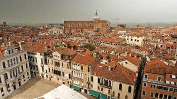 La vue depuis le Campanile de Santa Maria Formosa, dans le Sestier du Castello à Venise.