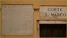 Règlement de voisinage et de comportement à l'usage des habitants des maisons de la Corte San Marco datant de 1759, dans le Sestier du Dorsoduro à Venise