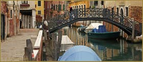 Le pont Priuli et la Fondamenta Priuli o de le Veste, dans le Sestier du Cannaregio à Venise