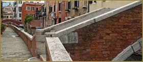 La Fondamenta Sant' Andrea vue depuis le pont Corrente, dans le Sestier du Cannaregio à VenisexyzALTxyz
