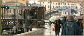 L'embarcadère des gondoles sur la Fondamenta San Simeon Picolo, le long du Grand Canal, dans le Sestier de Santa Croce à Venise