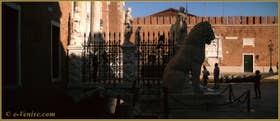 Les lions de l'Arsenal, dans le Sestier du Castello à Venise