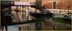 Le pont et le rio de la Tana, le long de l'Arsenal, dans le Sestier du Castello à Venise.