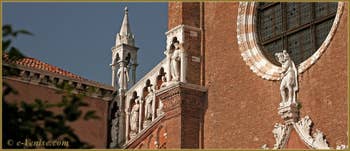 Détail de la façade de l'église de la Madona de l'Orto, dans le Sestier du Cannaregio à Venise.