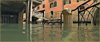 Acqua Alta Venise - La Fondamenta Morosini et le rio dei Bareteri, dans le Sestier de Saint-Marc à Venise.