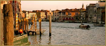 Lumière du soir sur le Grand Canal de Venise.