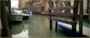Le rio de la Panada, vu du rio tera' dei Biri o del Parsemolo, dans le Sestier du Cannaregio à Venise.