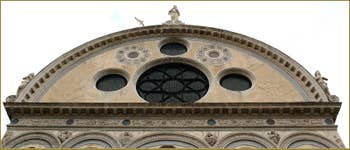 Détail de la façade de l'église Santa Maria dei Miracoli, dans le Sestier du Cannaregio à Venise.