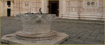 Le puits du Campo San Zaccaria, datant de la fin du XVe siècle et installé ici en 1932, dans le Sestier du Castello à Venise.