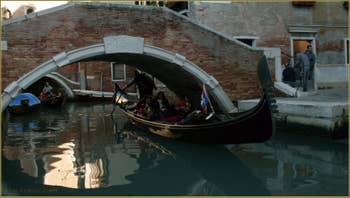 La Fondamenta et le pont del Piovan, dans le Sestier du Cannaregio à Venise.