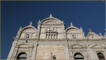 Le bassin de Saint-Marc et l'île de San Giorgio Maggiore avec son église et son Campanile.