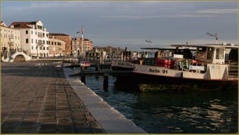 Le bassin de Saint-Marc vu depuis la Riva degli Schiavoni, dans le Sestier du Castello à Venise.