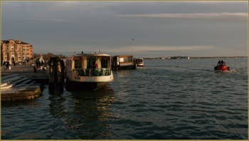 Le bassin de Saint-Marc vu depuis le pont de la Ca' di Dio, dans le Sestier du Castello à Venise.