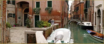 Le Campiello de le Erbe et le pont Grimani, dans le Sestier de San Polo à Venise.