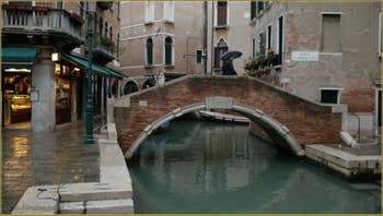 Le rio dei Miracoli et le pont de Santa Maria Nova, dans le Sestier du Cannaregio à Venise.