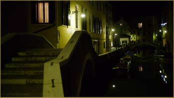 Le pont del Paradiso avec, à droite, le pont dei Preti, dans le Sestier du Castello à Venise.