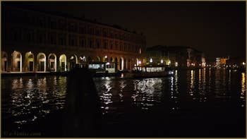 Les Fabriche Nove, sur le Grand Canal, dans le Sestier de San Polo à Venise.