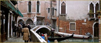 Le pont del Piovan o del Volto, dans le Sestier du Cannaregio à Venise.