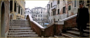 Le pont dei Preti et le pont del Paradiso (à droite), dans le Sestier du Castello à Venise.