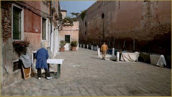 La petite vie tranquille du Campo de le Gorne, dans le Sestier du Castello à Venise.