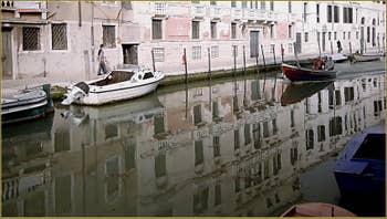 Le rio de la Madona de l'Orto et la Fondamenta Gasparo Contarini, dans le Sestier du Cannaregio à Venise.