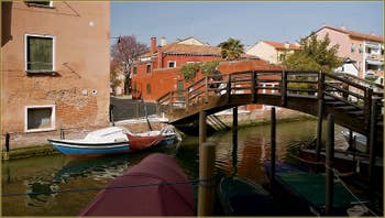 Le Campiello Ferrando et le pont et le rio de la Palada, sur l'île de la Giudecca à Venise.