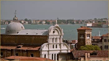 L'église et le Campanile de San Zaccaria, dans le Sestier du Castello à Venise.