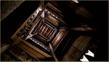 L'intérieur du Campanile de Santa Maria Formosa, avec une montée sans marches, en pente douce, jusqu'en haut du clocher, dans le Sestier du Castello à Venise.