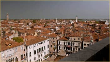 Vue sur les toits du Castello à Venise depuis le Campanile de Santa Maria Formosa.