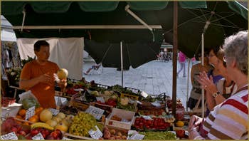Le Frutaiol, le marchand de fruits et légumes du Campo de Santa Maria Formosa, dans le Sestier du Castello à Venise.