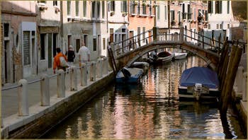 La Fondamenta de Borgo et le pont de le Eremite, dans le Sestier du Dorsoduro à Venise.