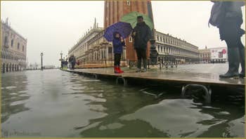 Acqua Alta, Place Saint-Marc, dans le Sestier de San Marco à Venise.