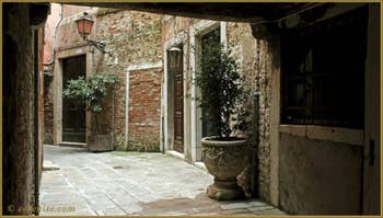 La Calle Corner, dans le Sestier du Cannaregio à Venise