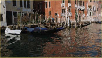 Le Traghetto de San Tomà, sur le Grand Canal à Venise