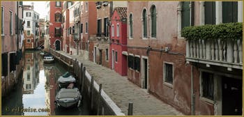 La Fondamenta dei Sartori, le long du rio de Sant'Andrea o dei Gozzi, dans le Sestier du Cannaregio à Venise.