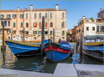 Le canal de la Misericordia, au fond, le pont Molin o de la Racheta, dans le Sestier du Cannaregio à Venise.