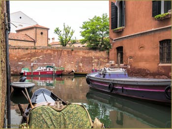 Les couleurs de Venise sur le rio del Batello Ca' Moro, dans le Sestier du Cannaregio à Venise