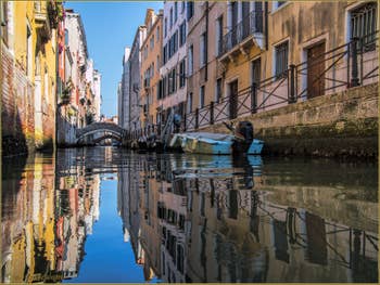 Les reflets et couleurs du rio de San Giovanni Laterano