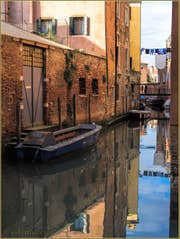 Le pont de Ghetto Vechio sur le rio del Gheto à Venise