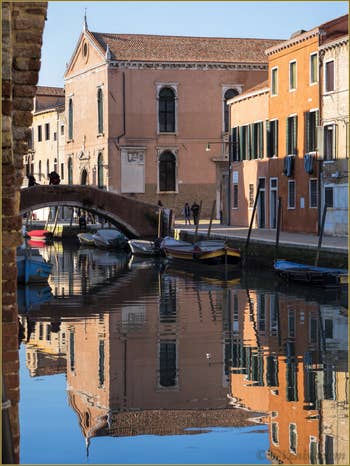 La Scuola dei Mercanti sur le Rio de la Madona de l'Orto, dans le Sestier du Cannaregio à Venise.
