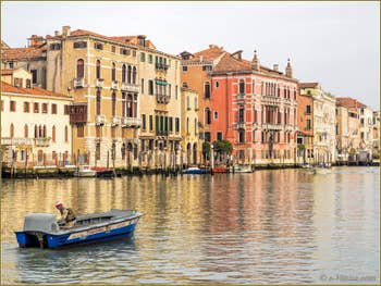 Le Grand Canal de Venise et le Palais Fontana