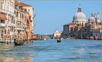 Le Grand Canal de Venise‬, au fond, l'église de la Madona de la Salute et la Dogana da Mar.
