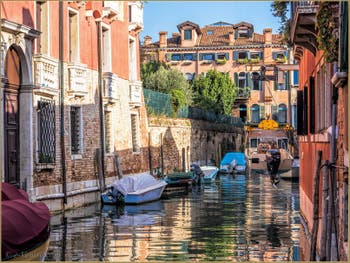 Soleil et Reflets sur le Rio di Sant'Andrea, dans le Cannaregio à Venise.