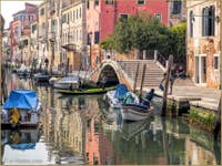 Bateaux Rio de la Sensa à Venise