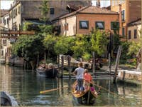 En bateau sur le Rio de la Sensa à Venise