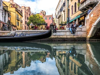 Gondole sur le Rio dei Miracoli à Venise, dans le Cannaregio à Venise.