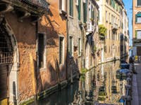 Reflets sur le Rio de la Panada à Venise