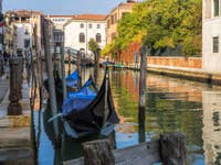 Gondoles sur le Rio San Lorenzo à Venise