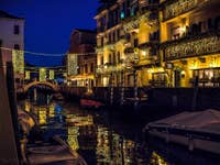 Reflets nocturnes sur le Rio San Vio à Venise